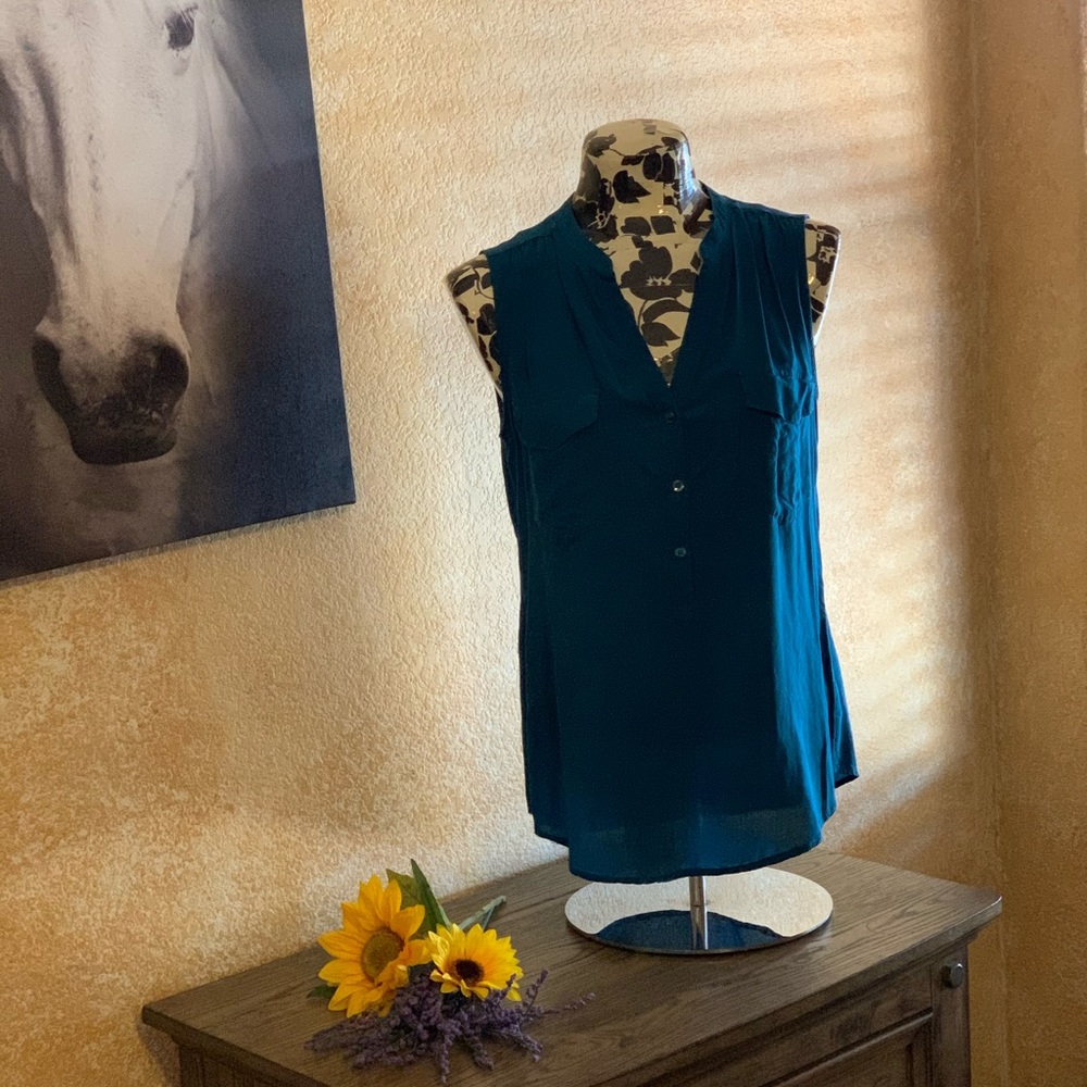 Sleeveless top